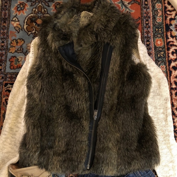 Banana Republic Faux Fur Moto vest - Picture 10 of 10